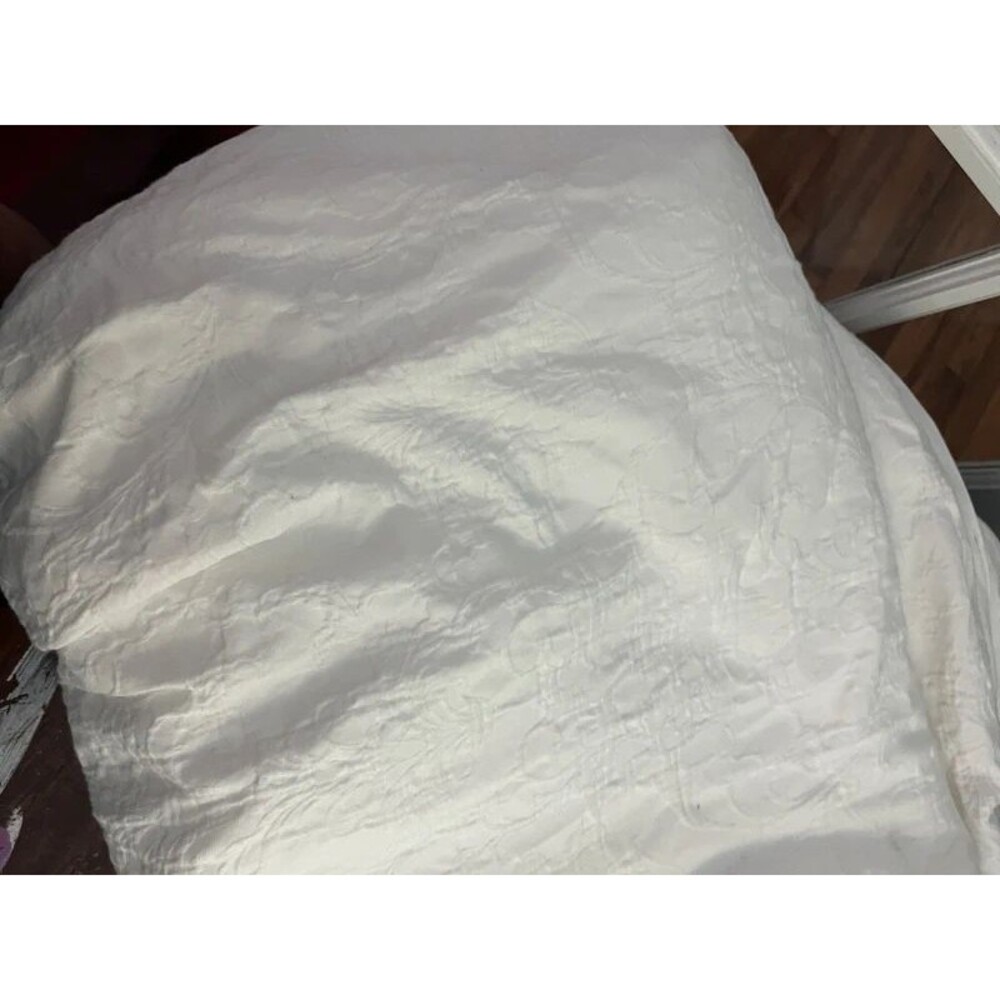 Artelier Nicole Miller Queen Sized White Cotton Textured Duvet Cover Great